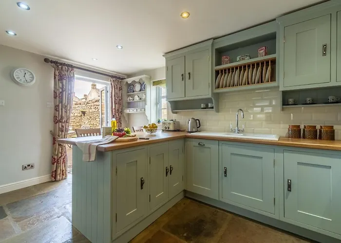 Holiday home Theaked Stones