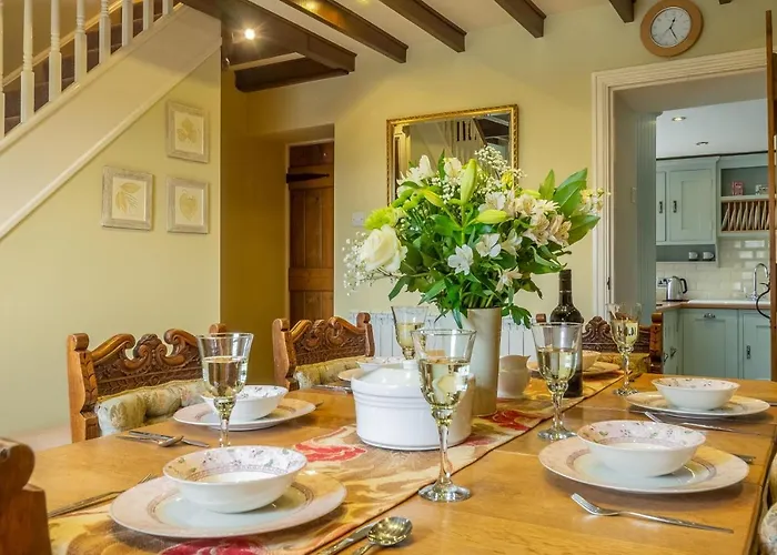 Holiday home Theaked Stones *