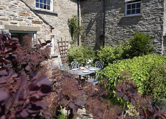 Holiday home Theaked Stones *